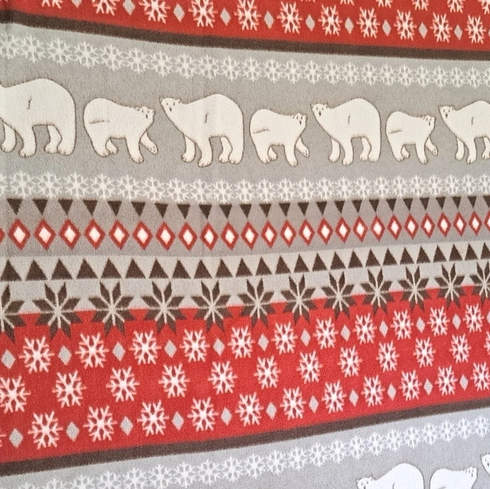 Fleece Blanket/Throw In A Winter Pattern Size 48